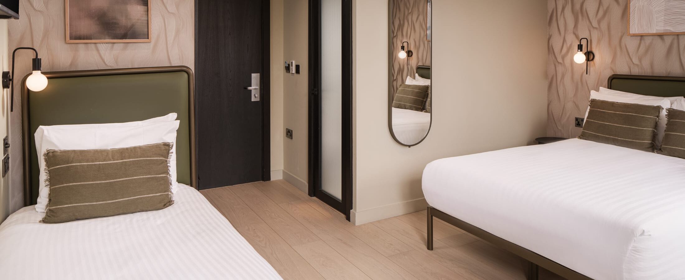 Central Park Hotel Family Room Near Queensway & Bayswater Stations.